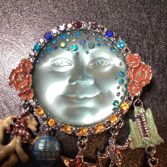 Kirks Folly pin or necklace enhancer - Picture 2 of 6